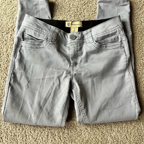 Democracy Gray Skinny Jeans with Soft Denim - Picture 2 of 4